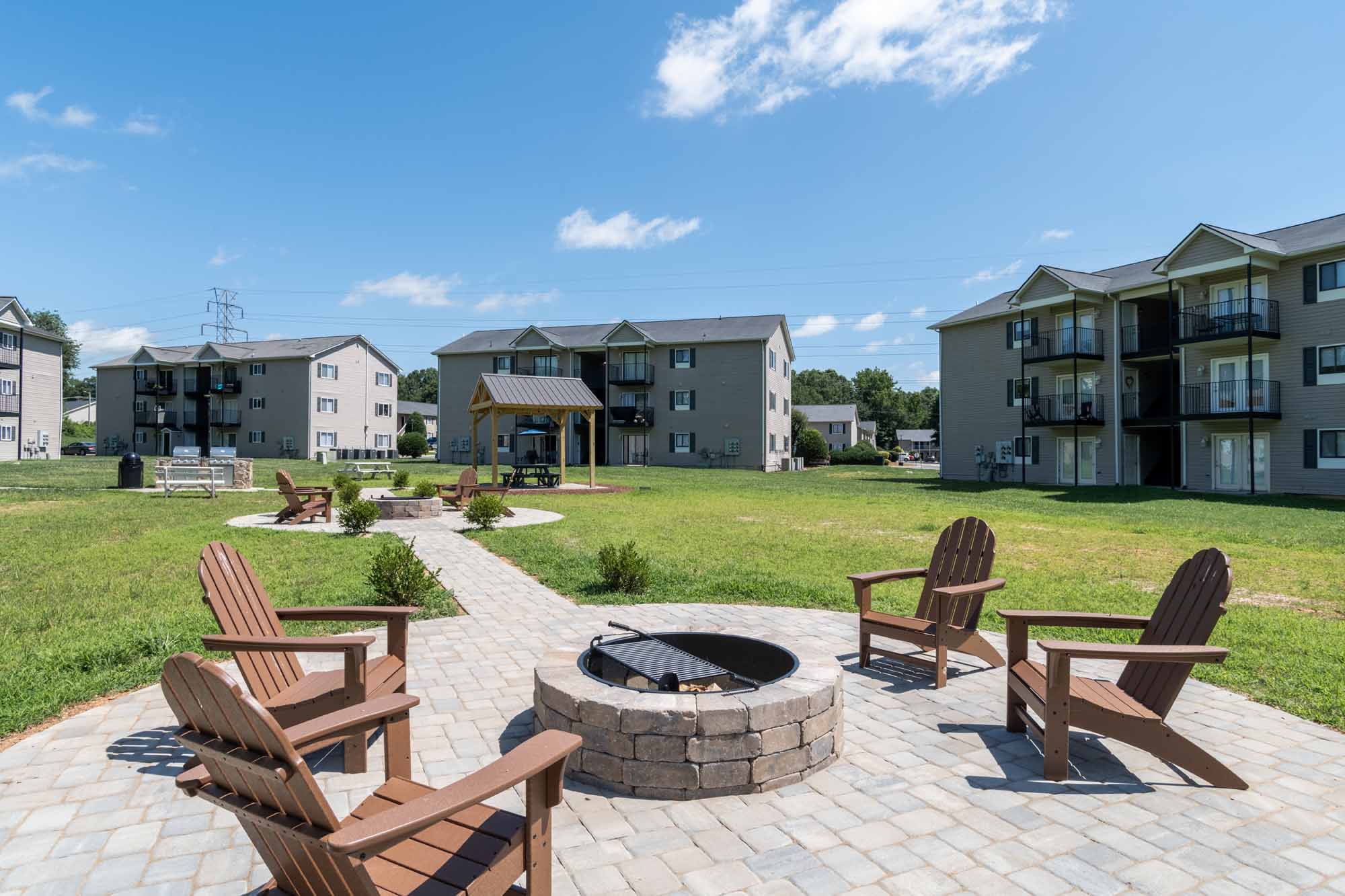 colonial-village-apartments-in-lincolnton-nc-fire-pit