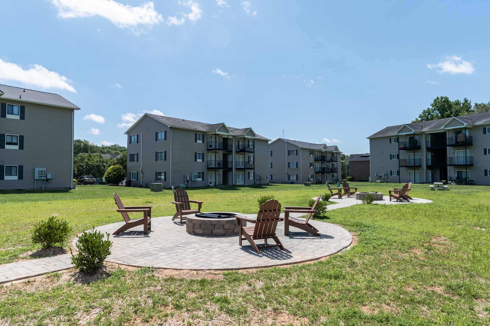 colonial-village-apartments-in-lincolnton-nc-fire-pits