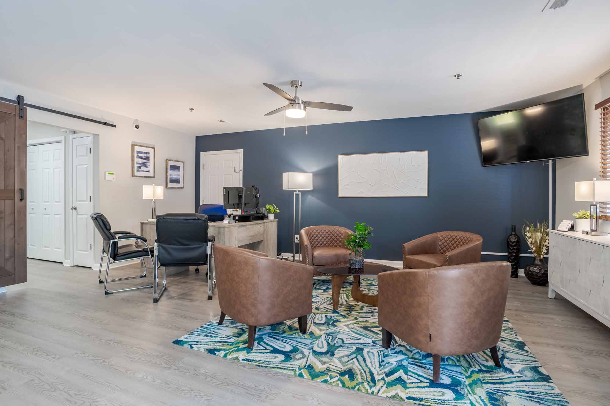 colonial-village-apartments-in-lincolnton-nc-leasing-desk-and-seating
